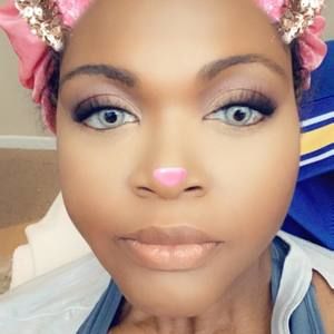 Meet your Posher, Simone